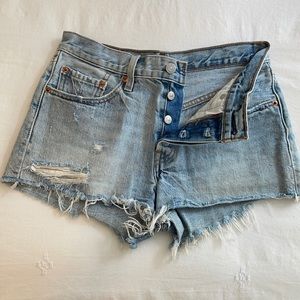 Perfect condition Levi shorts